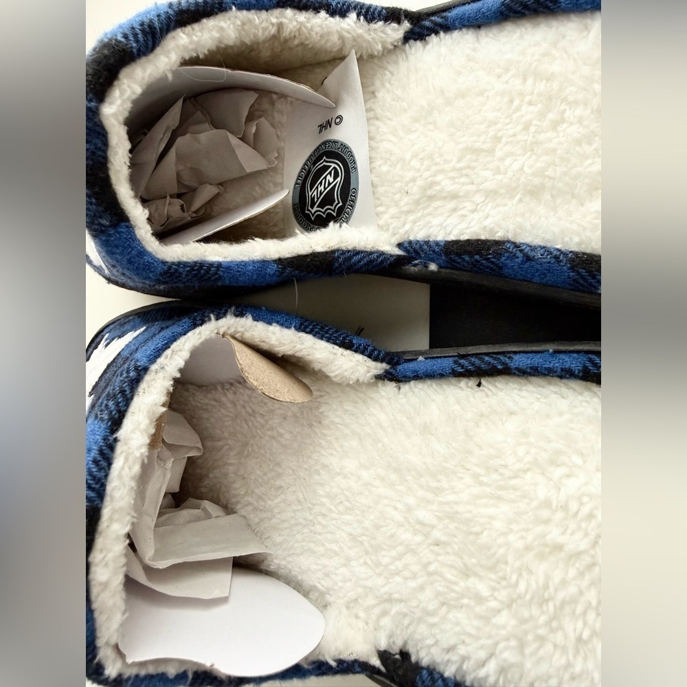 NHL Toronto Maple Leafs Blue and Black Plaid Slip-On Slippers - Picture 6 of 7